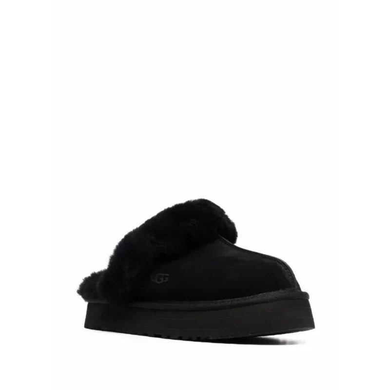 UGG
 
disqutte
 
black