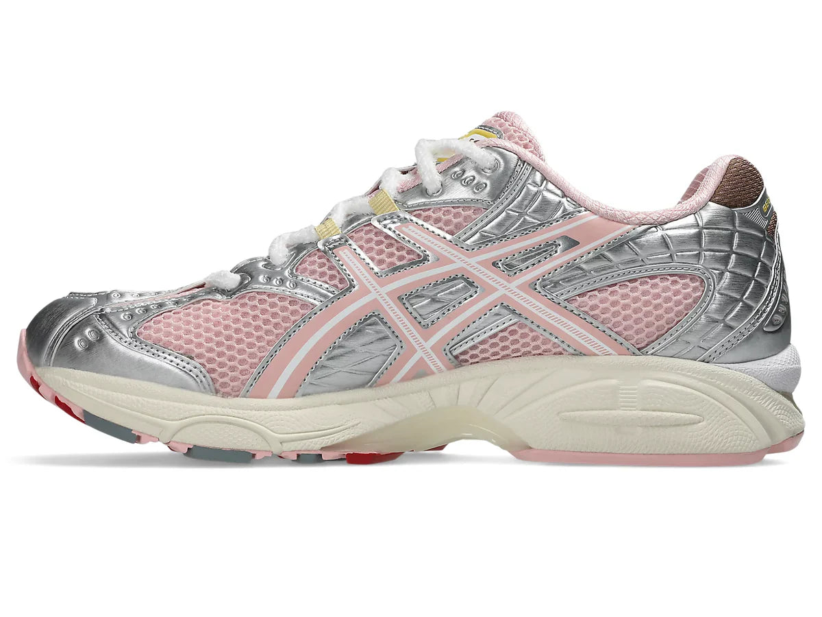 ASICS
 
VANDYTHEPINK
 
X
 
ATMOS
 
X
GEL
 
NIMBUS
 
10.1
 
'STRAWBERRY'